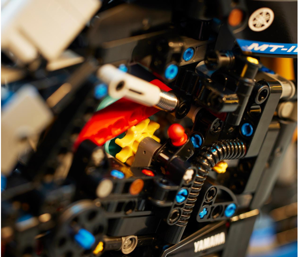 LEGO Technic 42159 Yamaha MT-10 SP - 1159435 - zdjęcie 5